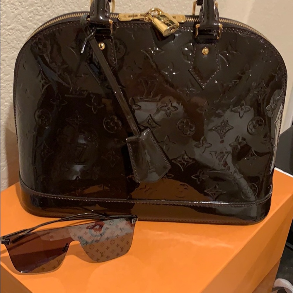 🖤LOUIS VUITTON ALMA TOP HANDLE PURSE😍❤️